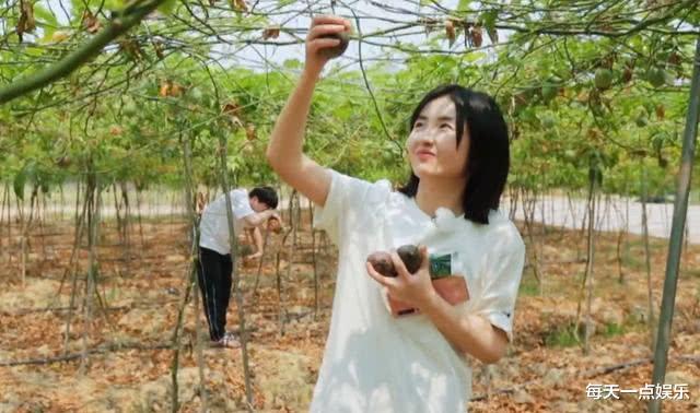 「张子枫」有种“肉”叫做张子枫的腿，一般人欣赏不了，却是宅男的喜爱