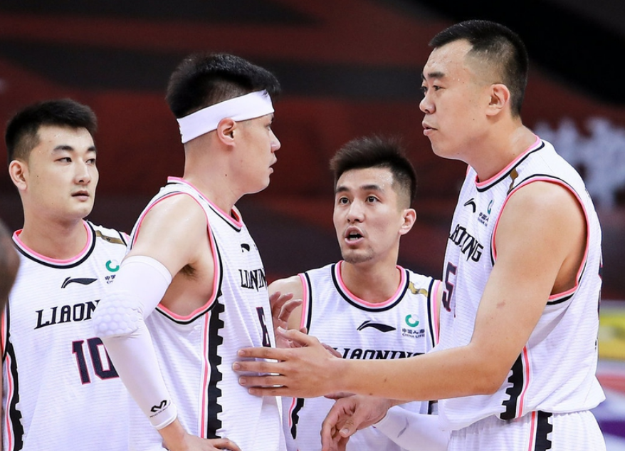 辽宁男篮|23分大胜！CBA争冠大热打疯了，5大主力狂轰99分，距前3仅差1场