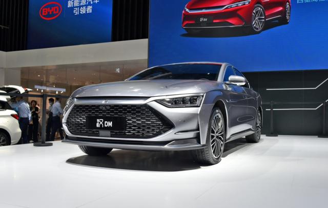 比亚迪汉|21.98万起售，比亚迪汉真的来了，最快提速3.9秒，哪款最香？