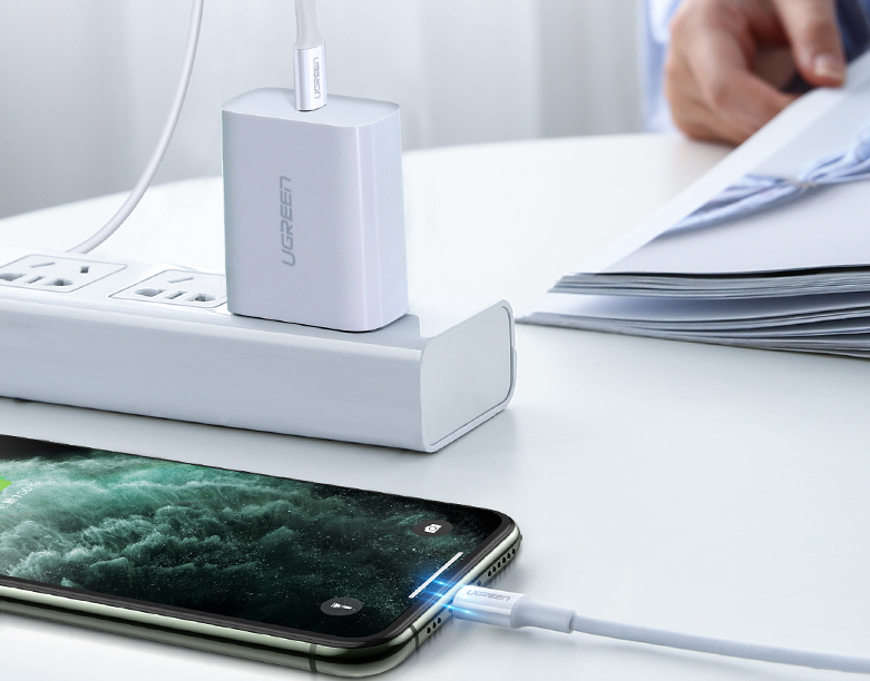 北斗导航■iPhone SE全面对比iPhone8、11,帮你理性分析到底值不值得买!