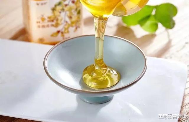 【睡眠】每天吃两勺蜂蜜，坚持一个月，男人有什么变化？