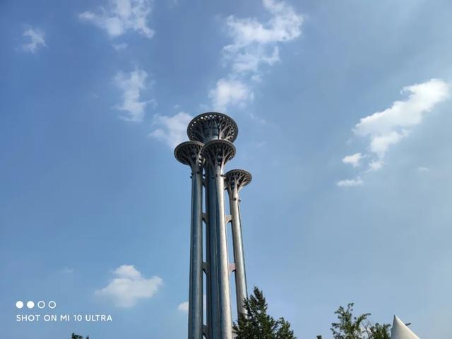 小米科技|上手小米10年的「至尊机」！售价5299，这超大杯分量十足