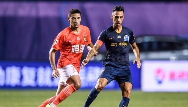 中超|全乱了！中超积分榜又发生变化，一队完成逆袭，鲁能实现目标