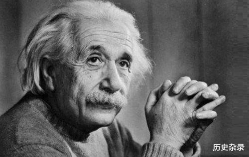 爱因斯坦|为何爱因斯坦只有上半身照片？看到他的全身照后，才明白原因
