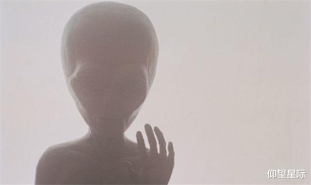 阿波罗：不是伪造的！阿波罗7号照片显示“异常物体”，盘旋于地球上空