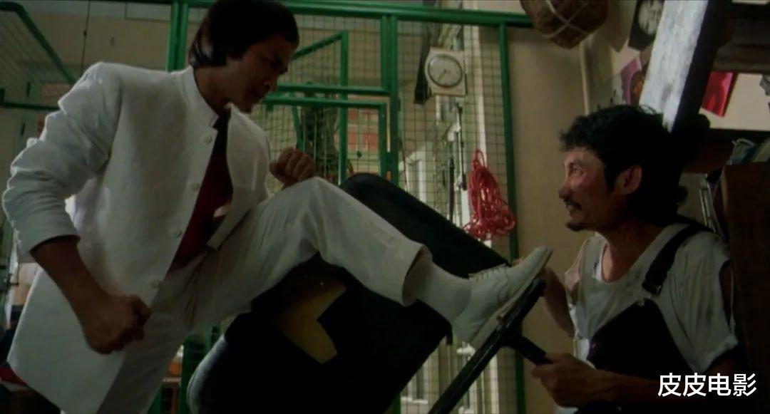 钢铁侠|为捧杨紫琼做明星,亿万富豪买下洪金宝公司,一部港片经典诞生了