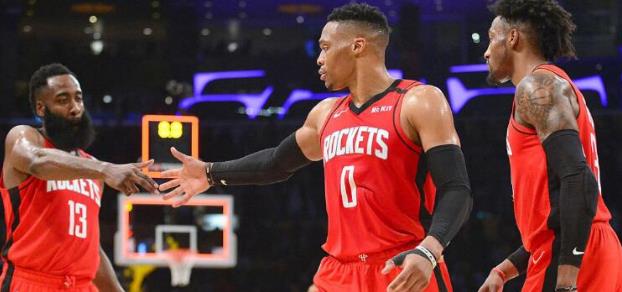 「火箭队」连收两份大礼!火箭这交易大赚特赚,喜获第三巨头+引援空间