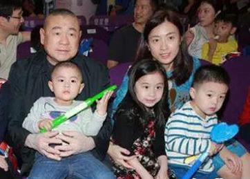 刘銮雄|刘銮雄女儿近况:一个大龄剩女,一个资产数十亿,一个山上捡垃圾