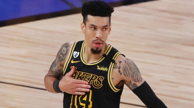 养老金改革|名嘴质疑詹姆斯：最后一攻该硬刚巴特勒，湖人本可以横扫热火