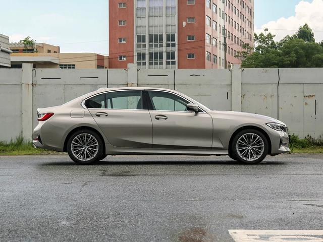 宝马3系■说实话:从配置来看,新3系并非诚意满满