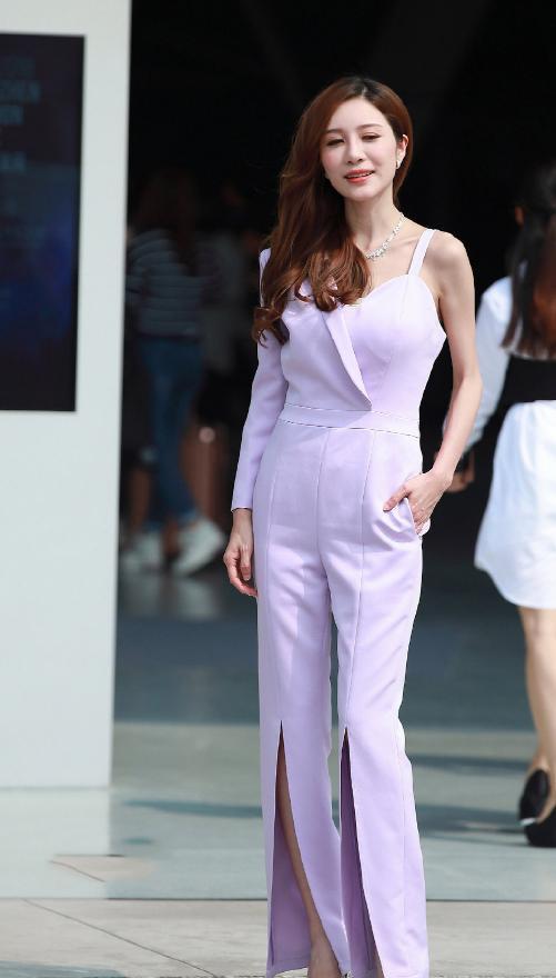 连体裤|职场女性的巧妙穿搭，一身连体裤套装，尽显知性和干练的气质