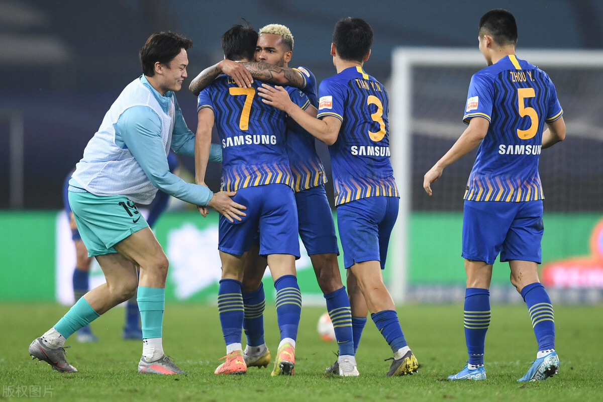 江苏苏宁|3-8到3-2！绝杀+洗刷3年耻辱！苏宁彻底踢疯了：2大国脚爆杆破门