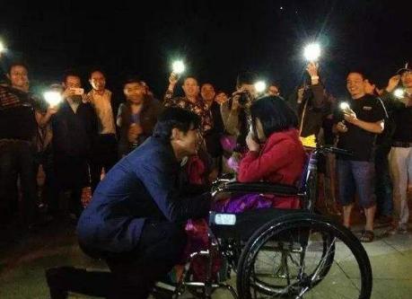 行者无境 6年前,广西小伙推着绝症女友私奔,看哭大家,现在过得怎么样