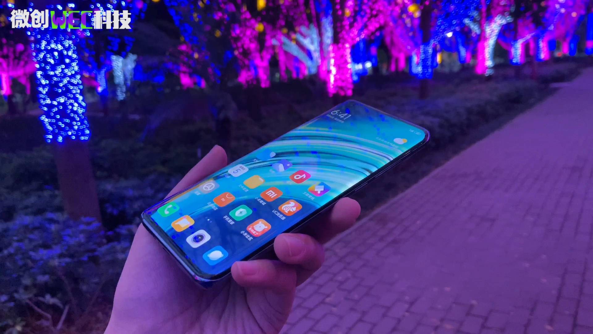 『雷军』雷军用iPhone回复网友,作为八年的米粉,网友:心都碎了!