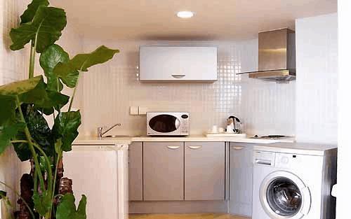 阳台万万不要摆放洗衣机, 聪明人都放在此处, 起码好用十倍