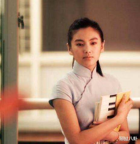 周星驰|拍戏拍到一半为了美去割了双眼皮,周星驰大发雷霆,可她还是红了