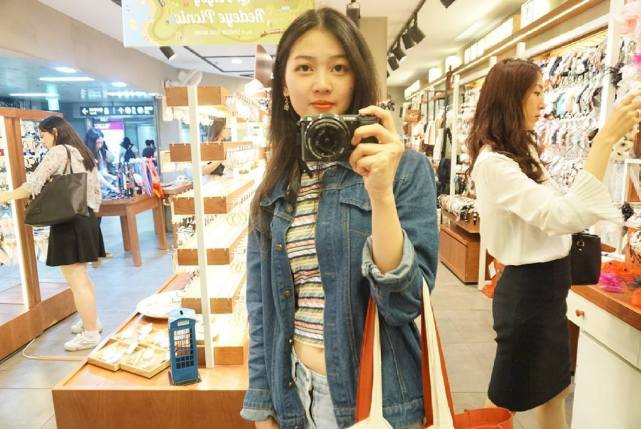 香港小姐|港姐三甲私照曝光：冠军父亲帅气如明星，亚军是白富美，季军清纯无恋爱经验