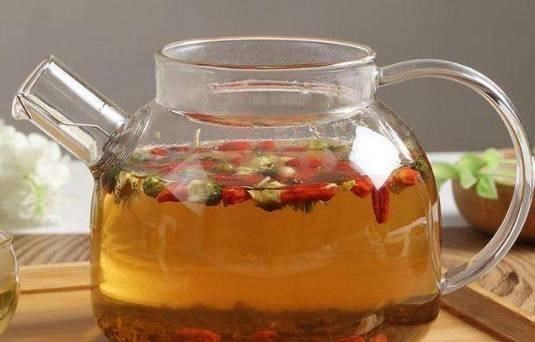 「老年痴呆」寿命短的人，身上会有“2黑、2臭”，若你一个不占，值得恭喜