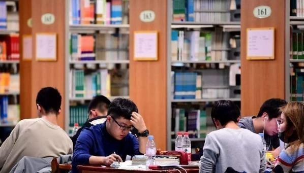 大学|大学中的这3个本科专业，毕业后就业相对容易，有你的专业吗？