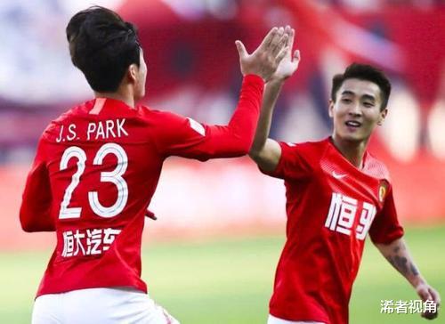 『于汉超』重磅！名记曝光于汉超未来去向，恒大边锋有望重获卡纳瓦罗信任