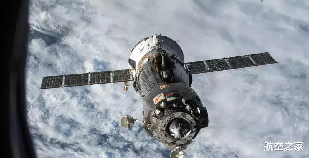 [航天]普通人也都能太空游了！从SpaceX龙飞船发射成功看商业航天市场