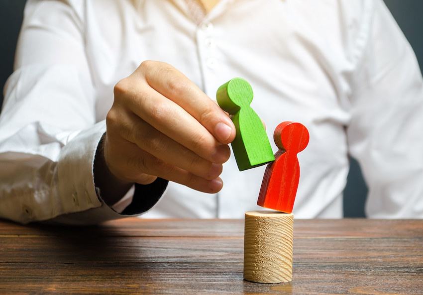 「山东理工大学」冒名顶替上大学者，自称帮自己搞学籍的舅妈已死，死无对证谁负责