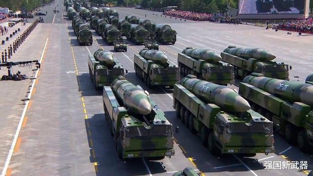 东风-26|航母在海上瑟瑟发抖，东风26、东风21D和东风17谁反舰最靠谱？