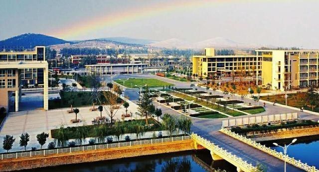 徐州医科大学▲我国很低调的医科大学,只是二本院校,却拥有全国第一的专业