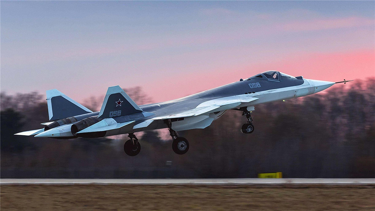 「歼-20」“红鹰”歼23“幽灵鸟”歼25是我国的大杀器歼20只是明修栈道而已！