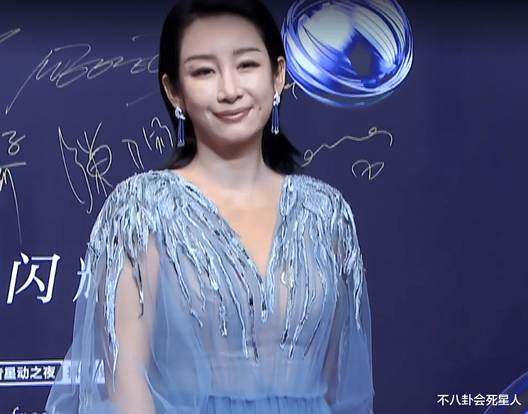 关晓彤|星动红毯比美：赵露思单薄性感，欧阳娜娜胖出赘肉，关晓彤逆袭