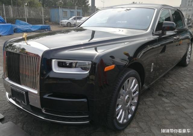 豪车：50岁女富婆招男司机，月薪10万开700万豪车，提5点要求却让人为难