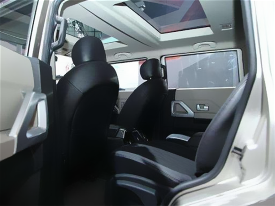 Jeep牧马人@东风又要火！打造小号“木马人”，非承载车身配四驱，不足11万