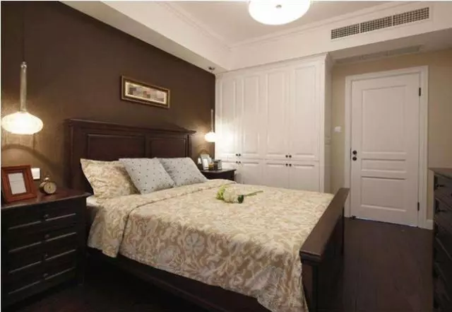 []当初自己太“抠门”，用免漆板做衣柜，入住半年，问题还真不少