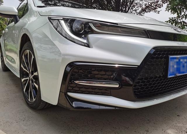 丰田雷凌|人生第一辆车，在轩逸和雷凌之间选择，最后提了雷凌运动版