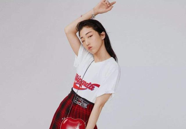 yamy|玲花微博被“攻陷”,网友暴怒劝“离婚”,批评其老公人品差