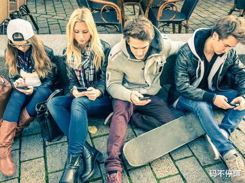 智能手机|难以理解!为什么很多欧洲人,手中用的不是智能手机?