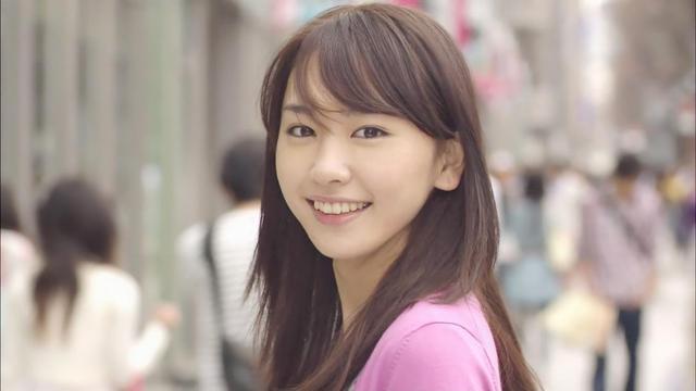 新垣结衣|国民老婆颜值崩塌？新垣结衣罕见露面小肚凸出，体态圆润被疑怀孕
