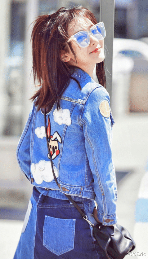 穿衣搭配|杨紫“苹果头”发型重现“夏雪”，被网友赞：这少女感可不是谁都有