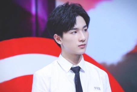 变形计|《变形计》中花几十万追星的女孩，竟考上了北大？真相曝光后被人嘲