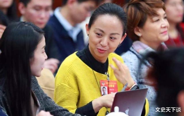 文史天下谈|2005年《千手观音》聋哑领舞邰丽华，被富商苦追8年，后来怎样了