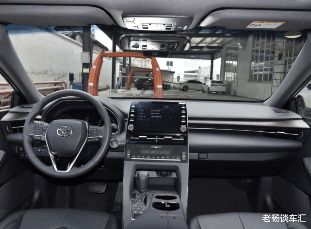 亚洲龙|别总盯本田雅阁!丰田新车长近5米,油耗4.3L+国六,比凯美瑞高级