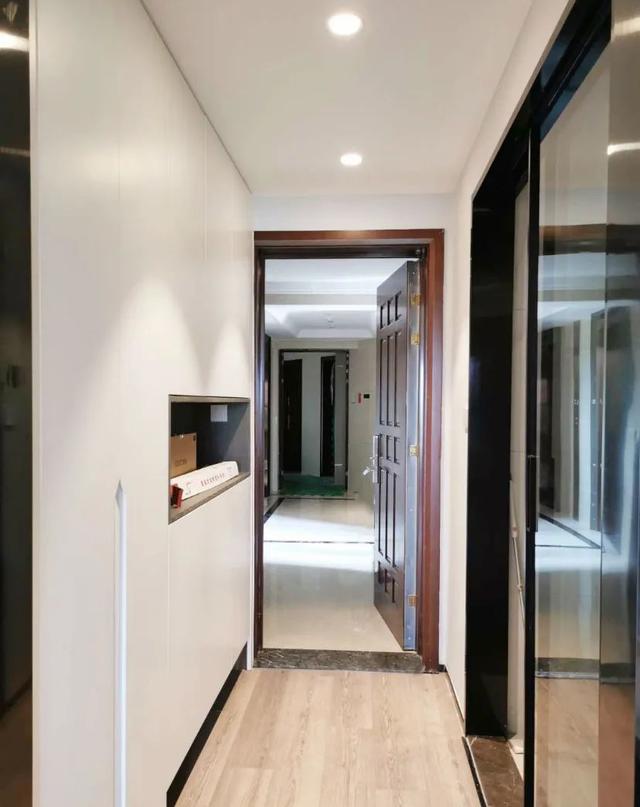 @119㎡四居室案例，当现代简约遇上高级灰 打造自然纯粹的生活空间