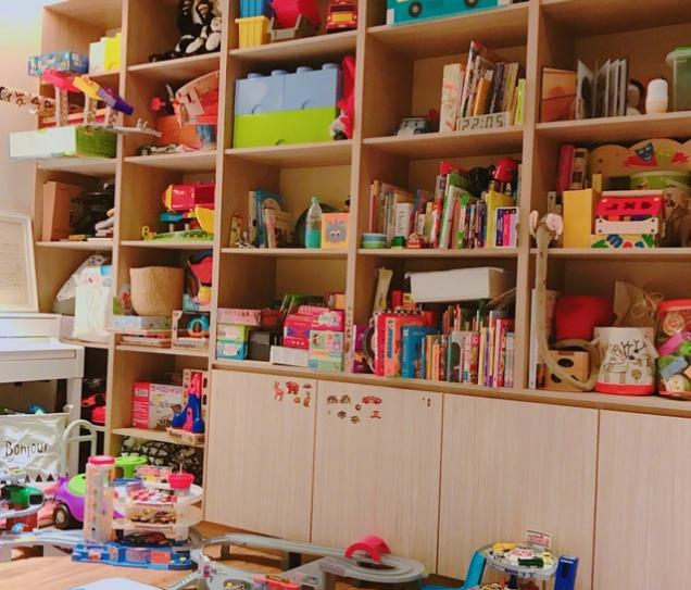 |范玮琪和陈建州的豪宅：客厅能骑车，阳台能泡澡，装修像个幼儿园