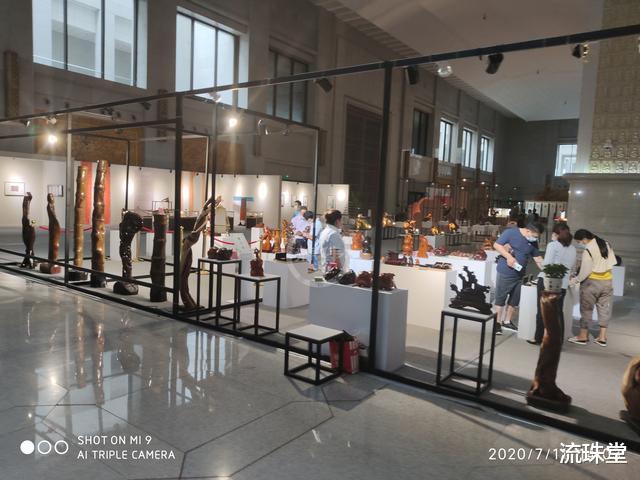 |三面‘金’旗法门寺,羊毛撸出血来的商业旅游模式还能走多远?