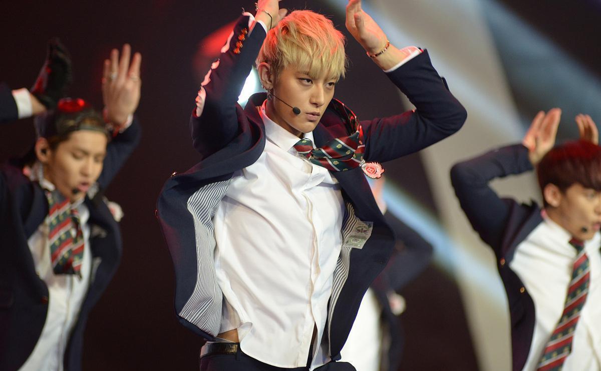 徐娇▲《青2》海报，蔡徐坤c位明显受群嘲，《创3》5位导师排序求生欲强