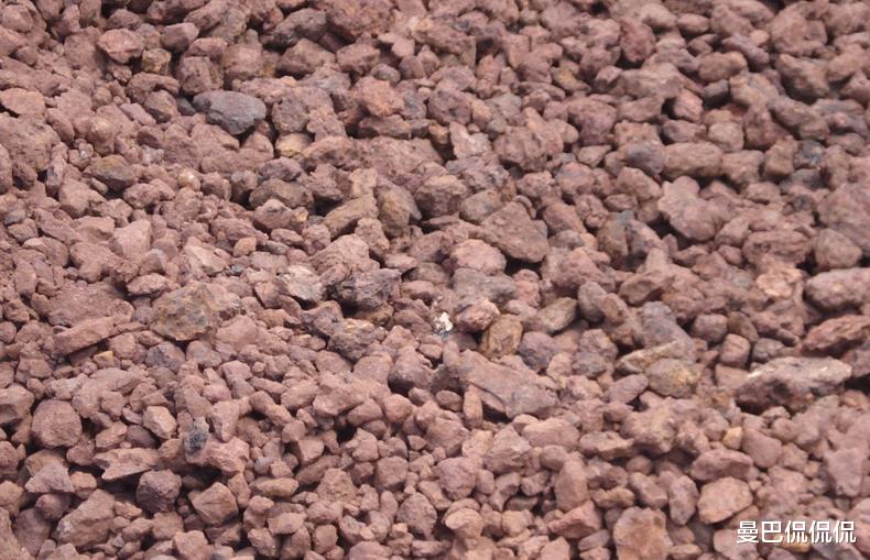 【马云】蒙古国获中国48亿投资，却将稀土献给美国，面临难题：怎么运送？