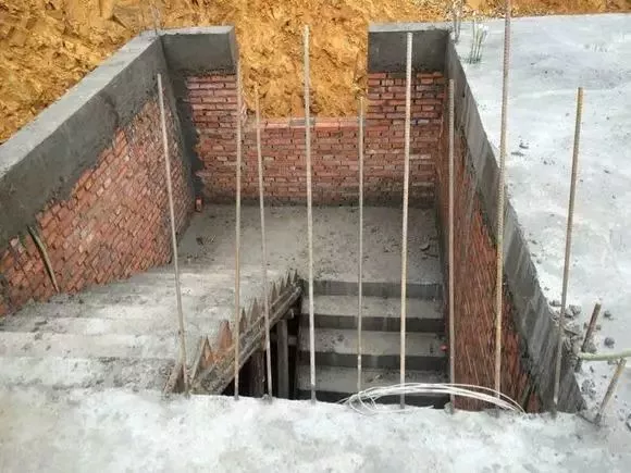 「」实拍丨外地农民工回乡盖自建房，三层主体不到40万全搞定