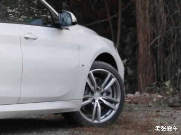 『宝马1系』小号3系，19.9万跌到14万，宽1米8油耗5，光看车标就比迈腾上档次