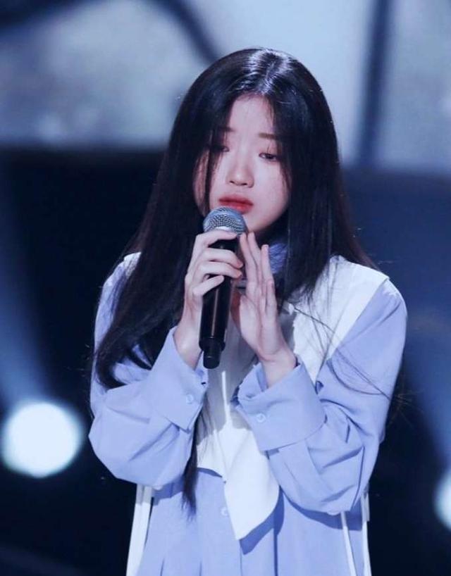 单依纯|单依纯荣获“好声音”总冠军，她直言：希望尽快把五万元贷款还上