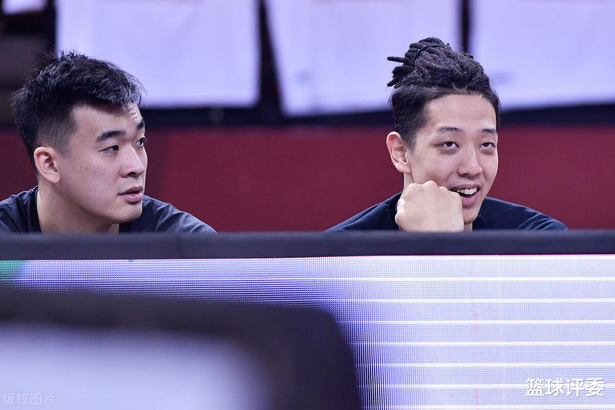 中国篮球|耻辱!中国篮球新星:做头发不耽误时间 给自己打高分,球迷:没救了